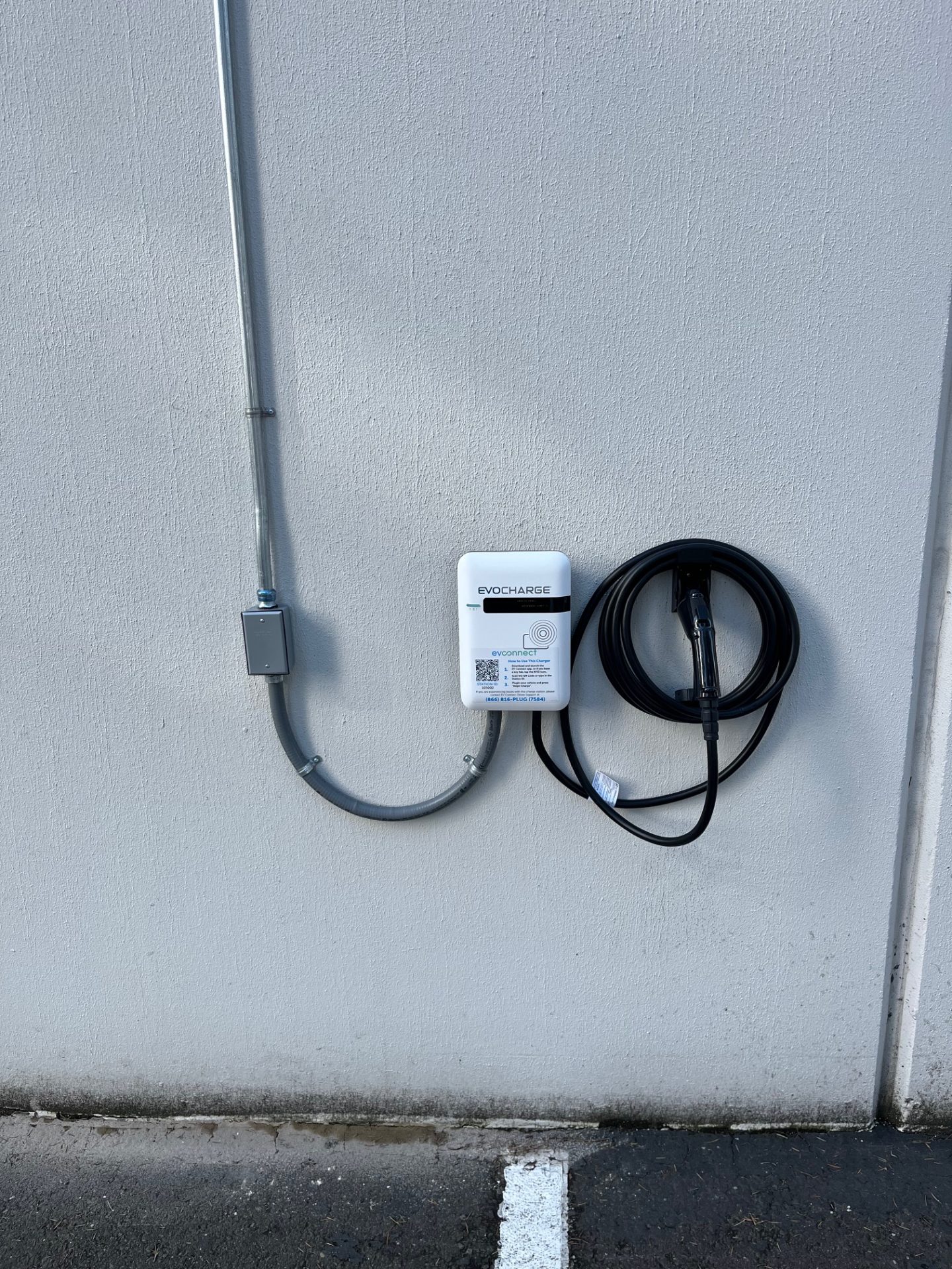 an image of tha level 2 charger installed through Lloyd EcoDistrict's CHAMP program.