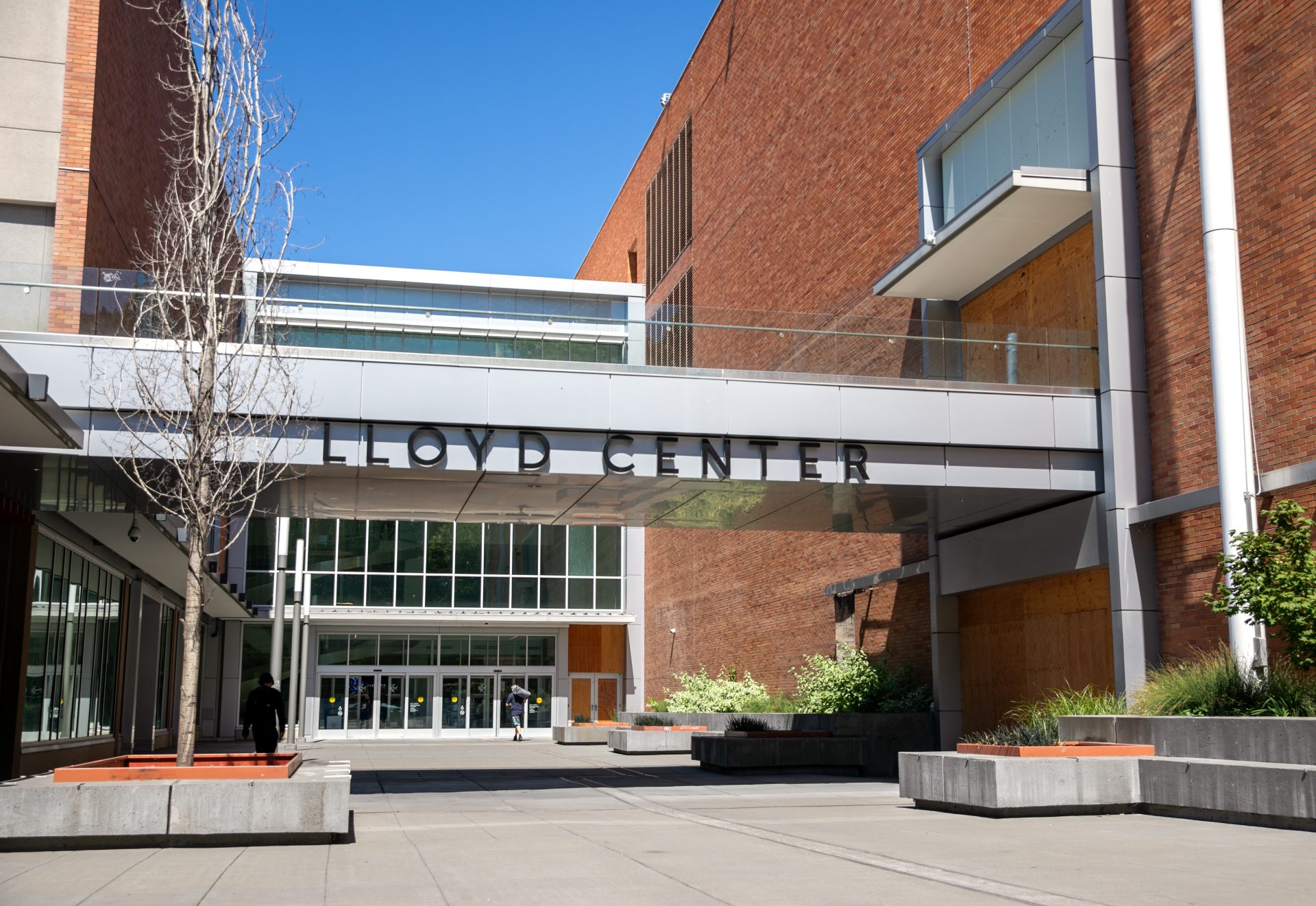 The front of Lloyd Center Mall